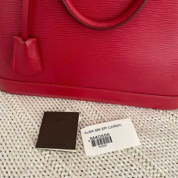 Louis Vuitton - Picture 5 of 5